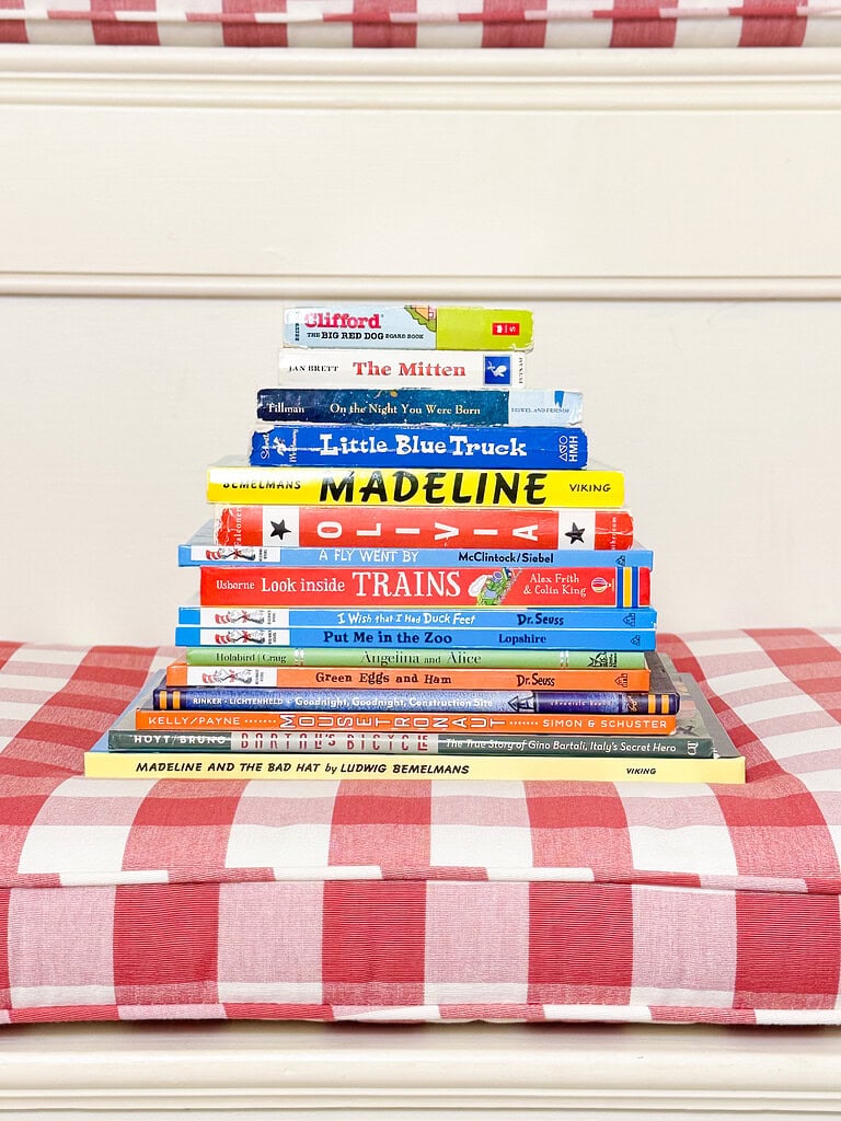 Children's books to read and document on a printable summer reading log.